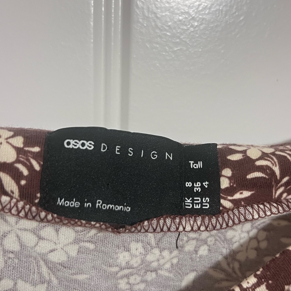 ASOS Brown and White Off the Shoulder Puff Sleeve Dress - Picture 4 of 10